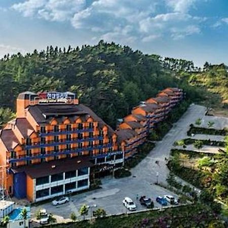 Hyundai Elliot Hotel And Resort Πιόνγκτσανγκ Εξωτερικό φωτογραφία