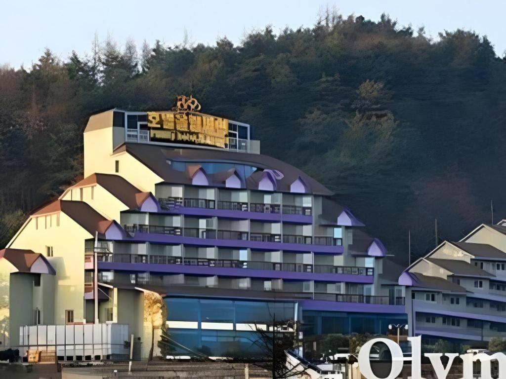 Hyundai Elliot Hotel And Resort Πιόνγκτσανγκ Εξωτερικό φωτογραφία
