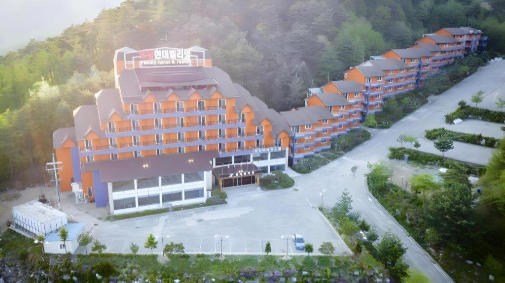 Hyundai Elliot Hotel And Resort Πιόνγκτσανγκ Εξωτερικό φωτογραφία