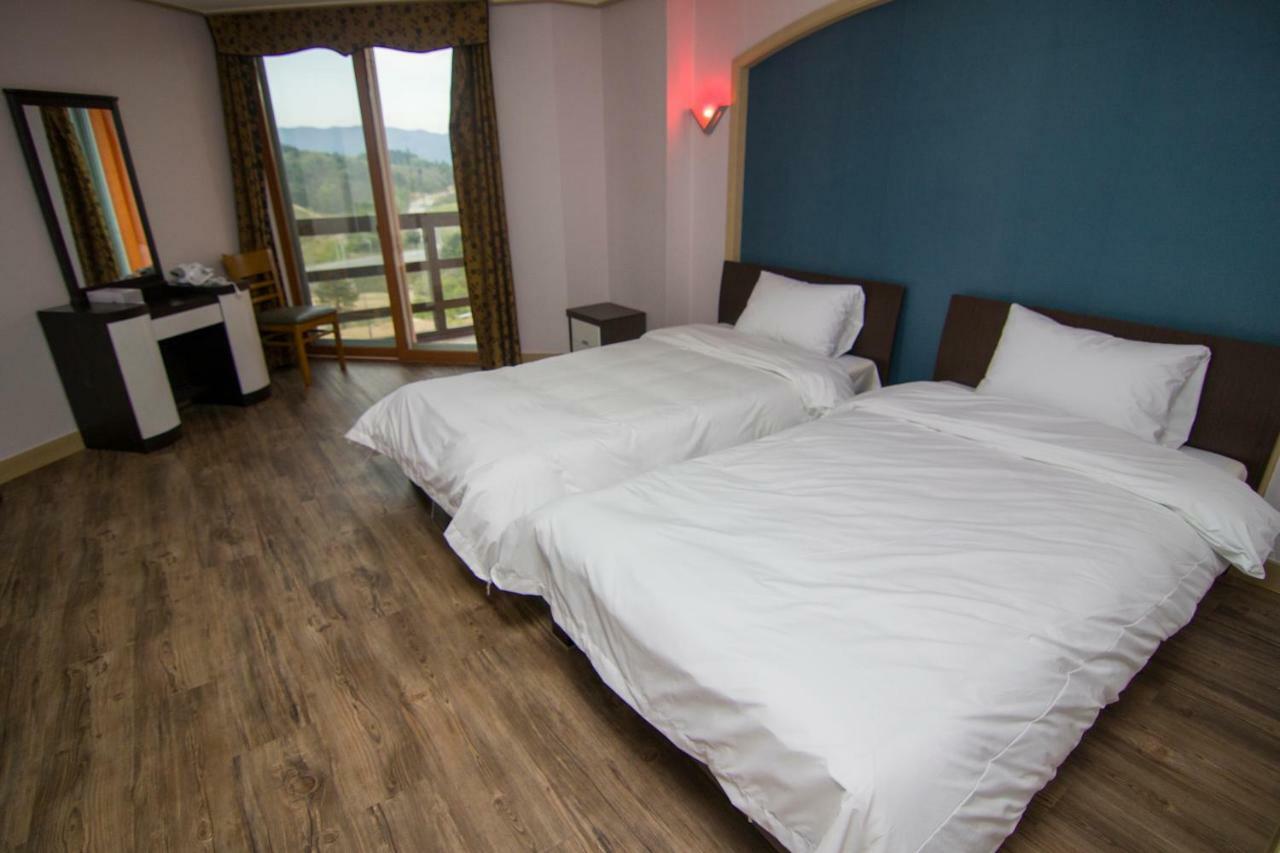 Hyundai Elliot Hotel And Resort Πιόνγκτσανγκ Εξωτερικό φωτογραφία