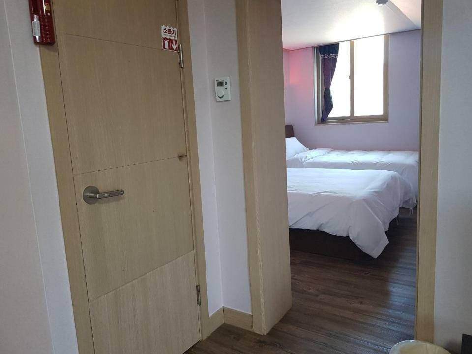 Hyundai Elliot Hotel And Resort Πιόνγκτσανγκ Δωμάτιο φωτογραφία